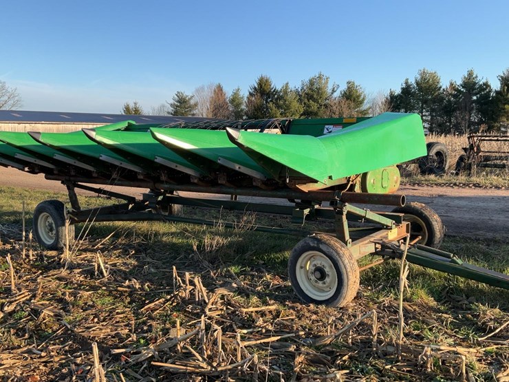 #720-•-john-deere-combine-corn-head-and-cart-image-2