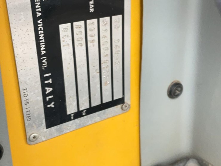 #360-•-2000-komatsu-4x4-utility-backhoe-image-22