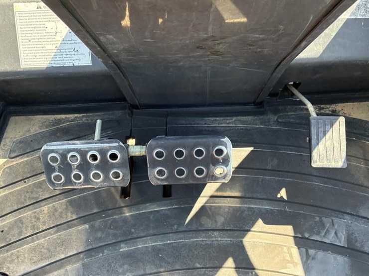 2015-case-586h-image-19