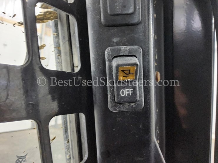 2023-bobcat-t770-image-23