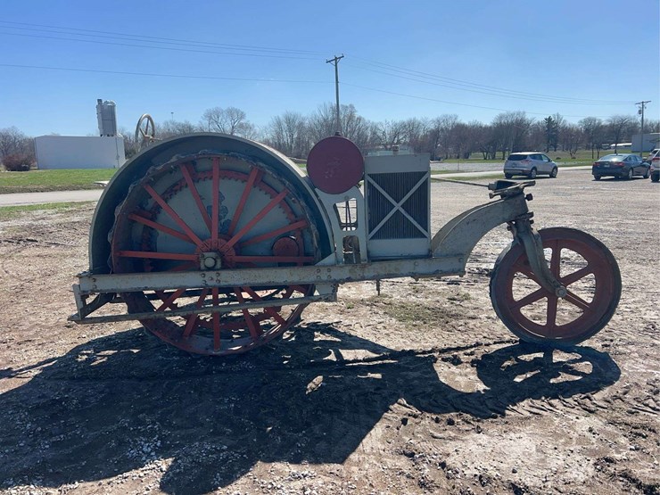 big-bull-tractor-image-3