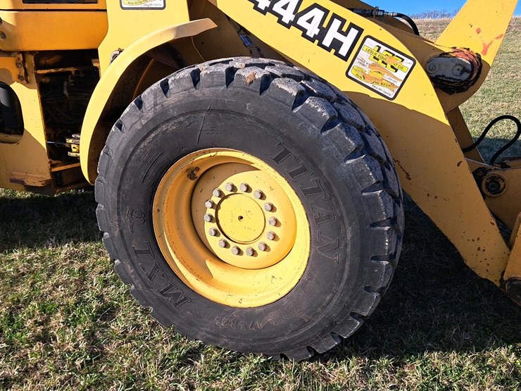 1997-john-deere-444h-image-43