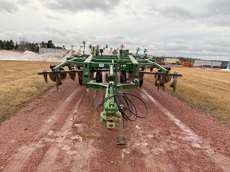 john-deere-2700-image-2