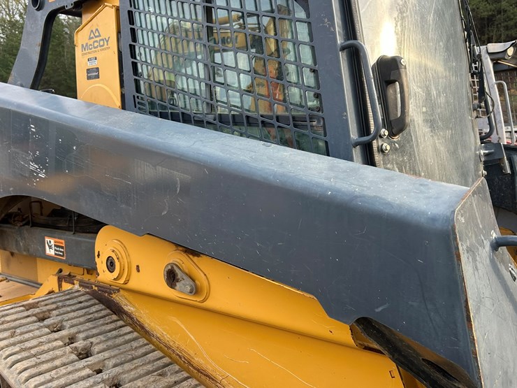 2011-deere-333g-image-19