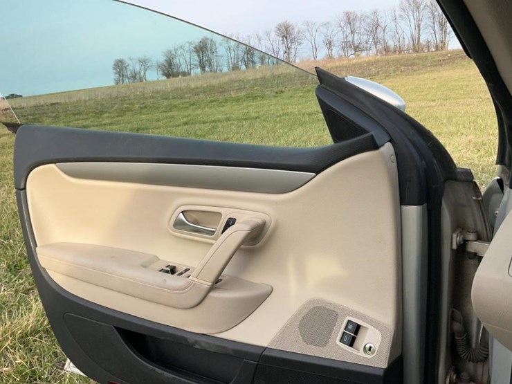 #510-•-2009-volkswagen-passat-image-23