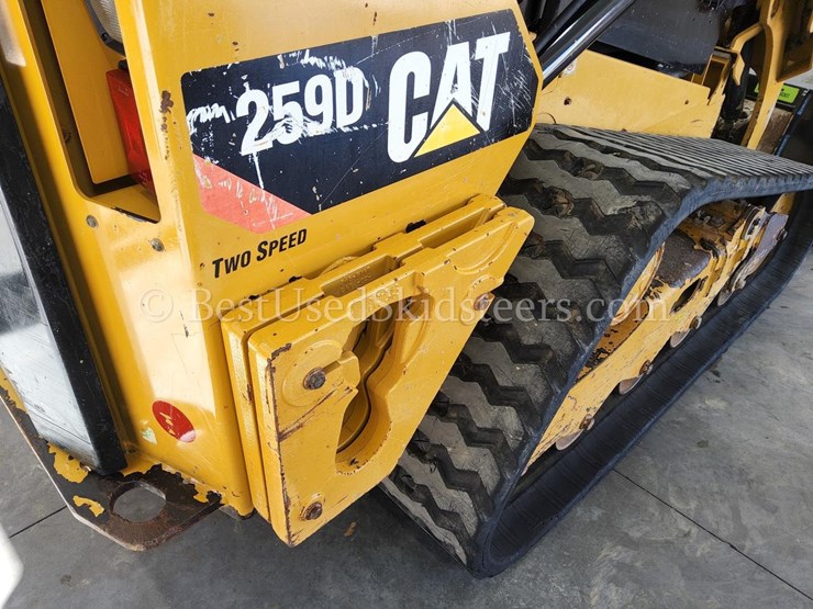 2016-caterpillar-259d-image-11