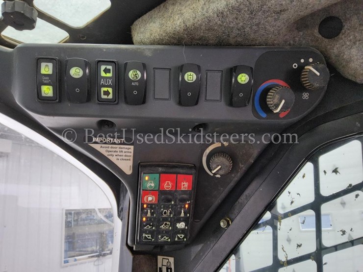 2014-deere-333e-image-31