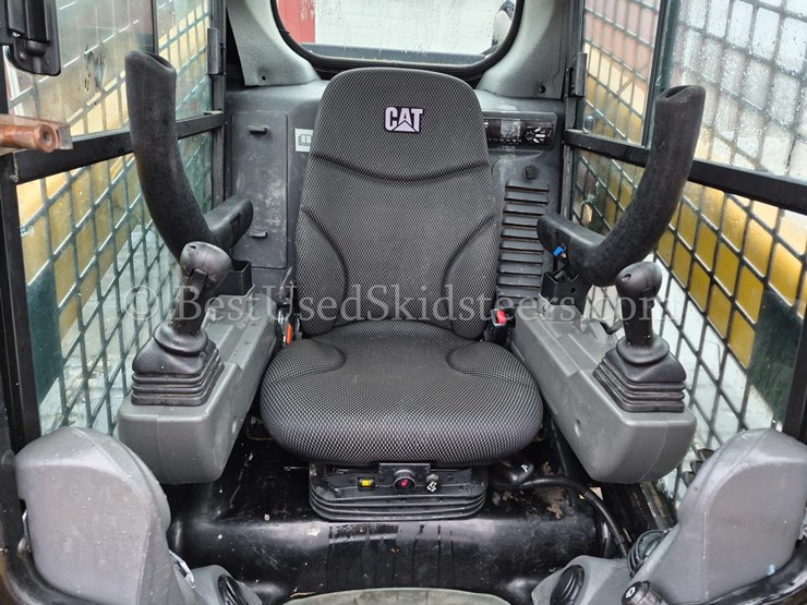 2020-caterpillar-289d3-image-17