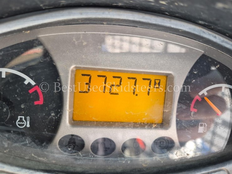 2020-bobcat-t595-image-18