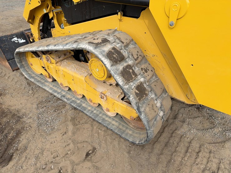 2023-caterpillar-279d3-image-14