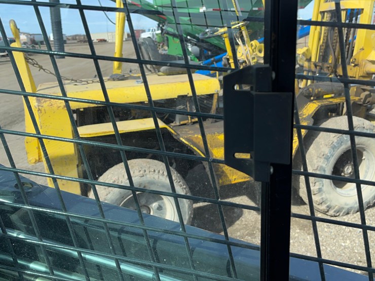 new-holland-l320-image-30