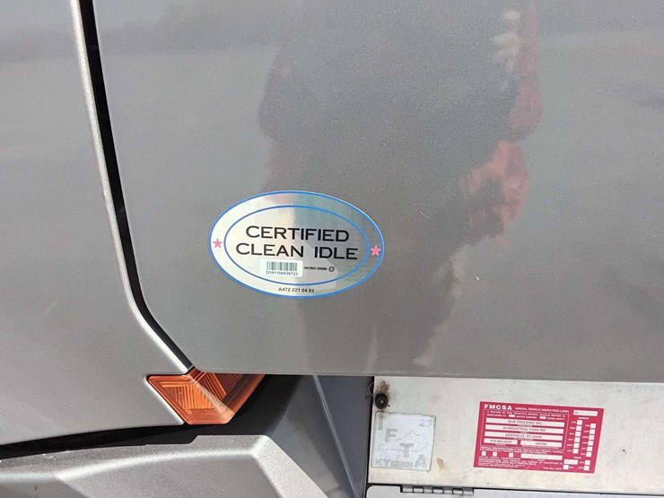 2020-freightliner-cascadia-126-image-54