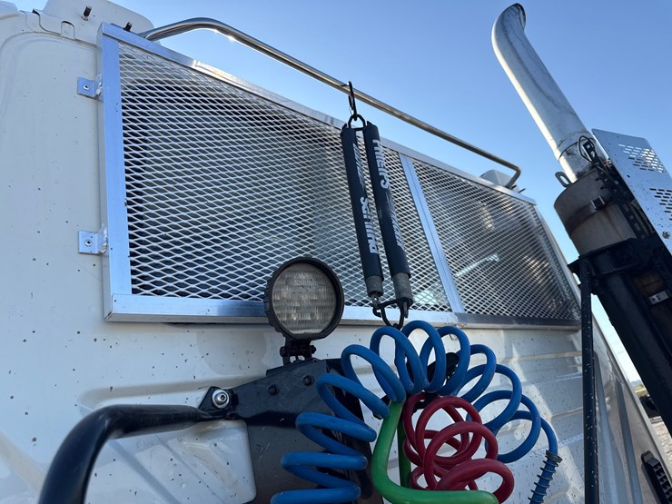 2011-international-prostar-image-27