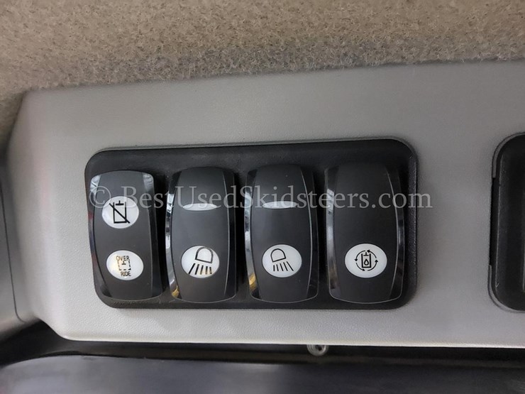 2015-caterpillar-272d2-image-24