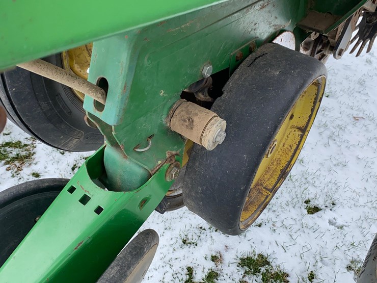 john-deere-7000-image-37