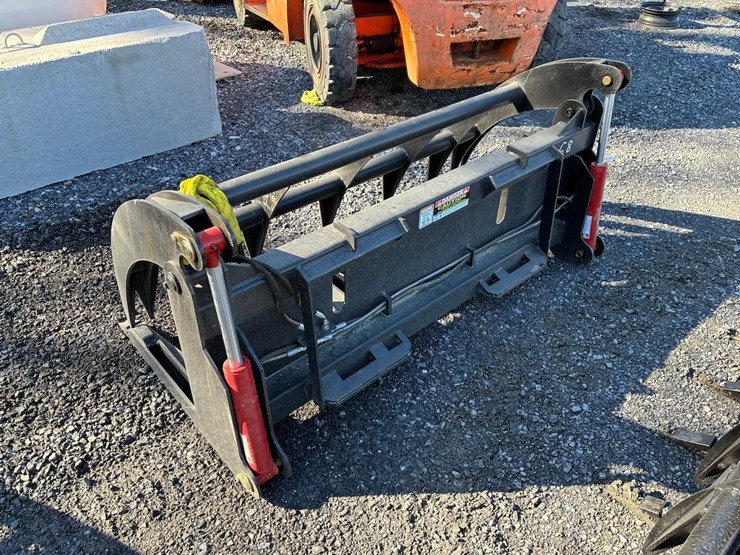 wildcat-68"-heavy-duty-skid-steer-root-rake-grapple-image-3