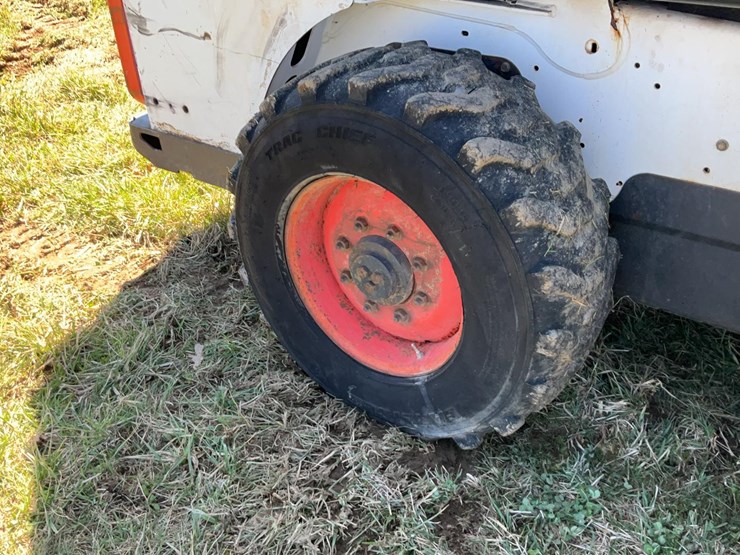 2013-bobcat-s630-image-38