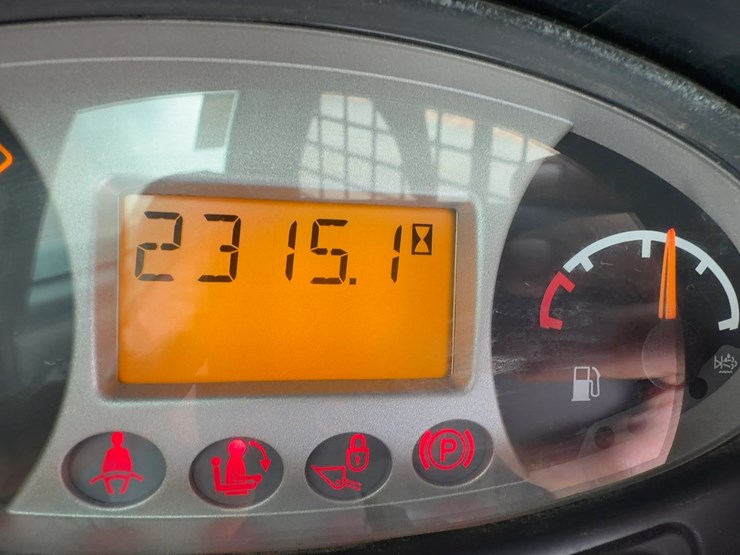 2020-bobcat-t740-image-26