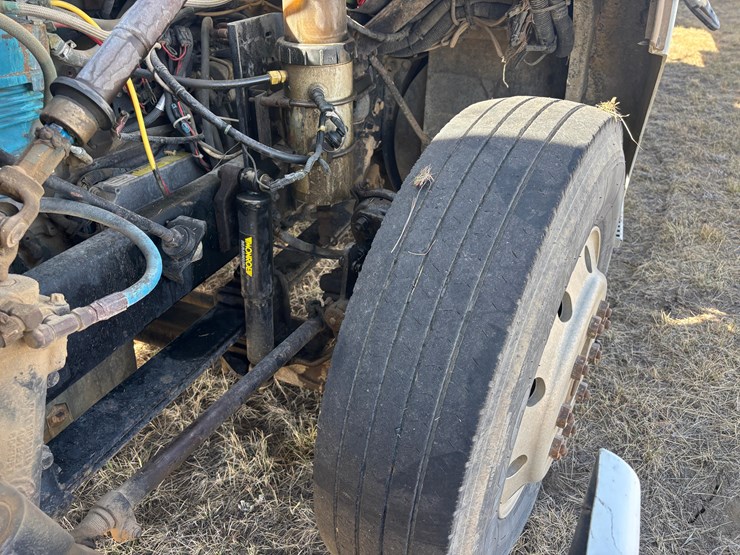 1996-volvo-aero-semi-image-10