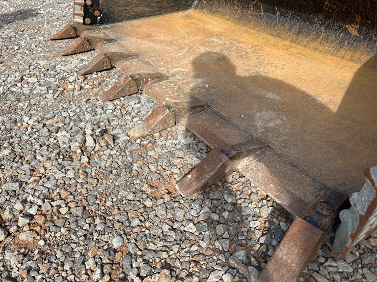 2023-kubota-svl65-2-image-12