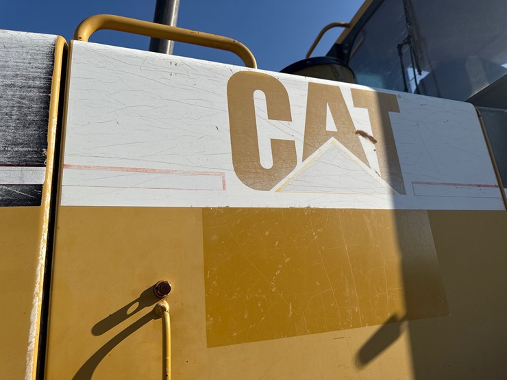 caterpillar-it28f-image-12