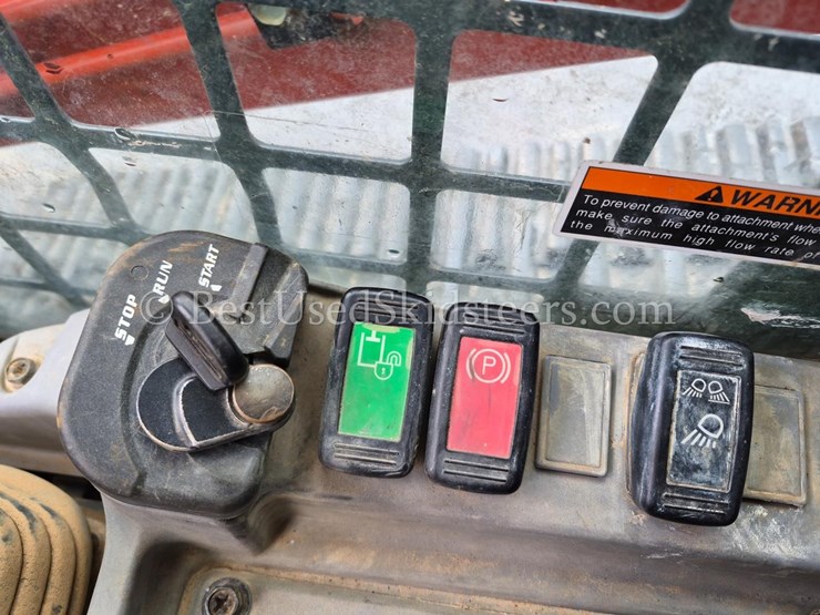 2021-kubota-svl95-2-skid-steer-loader-image-12