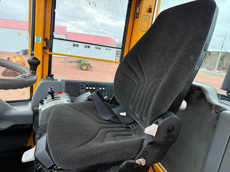 volvo-l120e-image-51