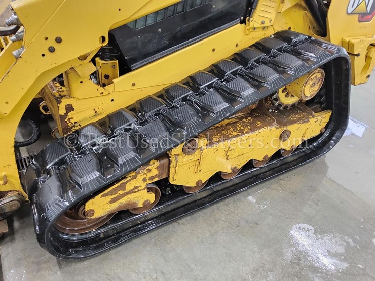 2020-caterpillar-299d3-image-17