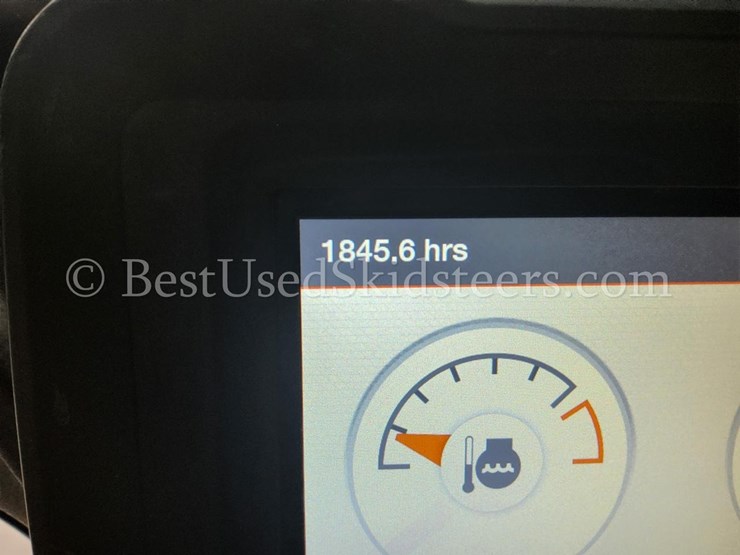 2021-bobcat-t64-image-22