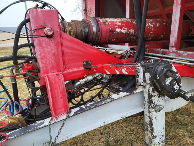 silage-wagon-image-11