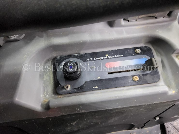 2020-kubota-svl65-2-image-27