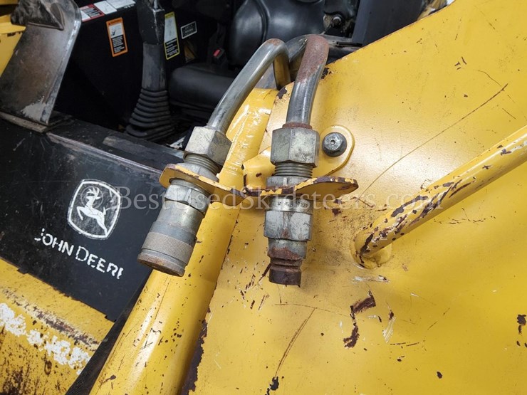 deere-ct332-image-22