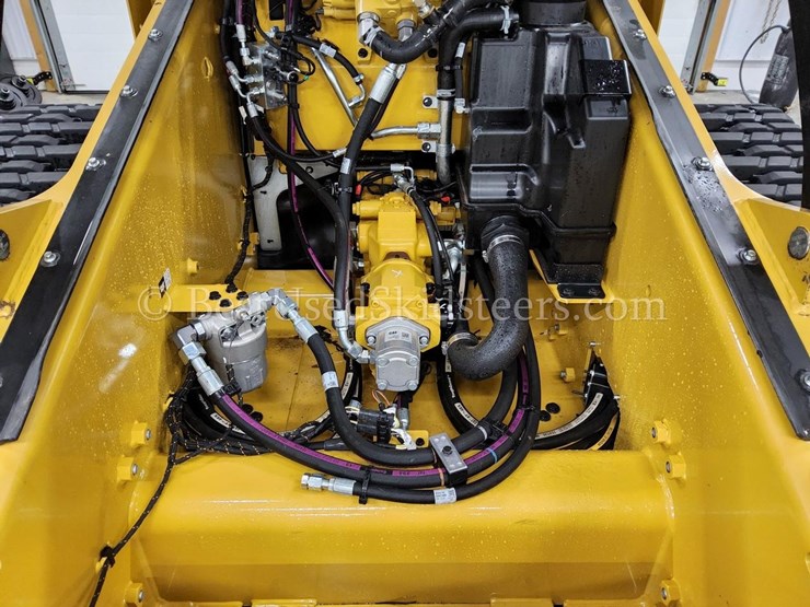 2024-caterpillar-255-image-13