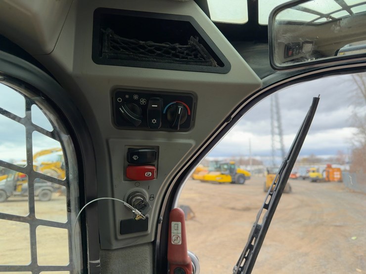 2020-caterpillar-259d3-image-23