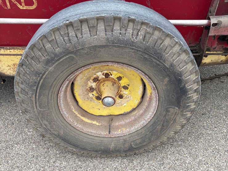 new-holland-516-image-5