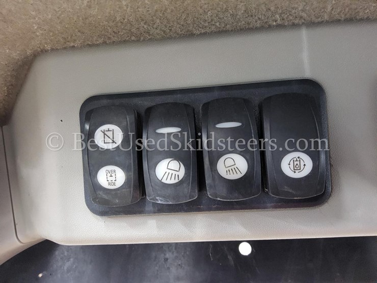 2014-caterpillar-259d-image-28