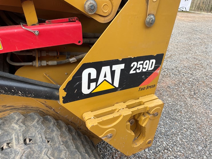 2017-caterpillar-259d-image-16