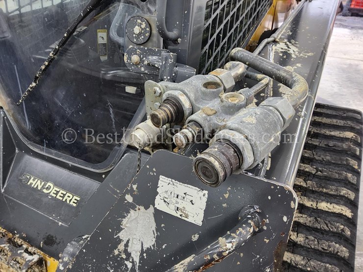 2014-deere-333e-image-18