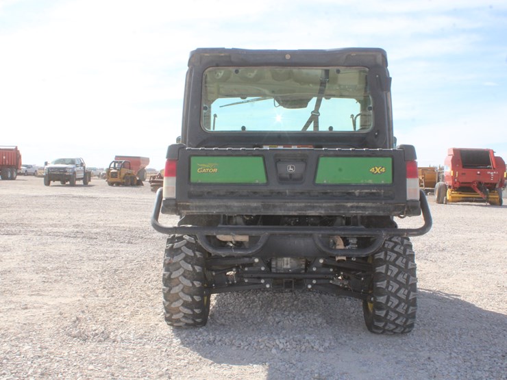 2019-john-deere-gator-image-3