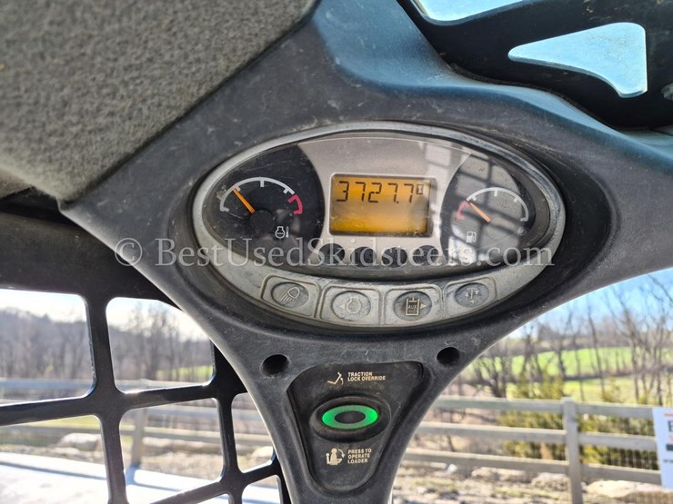 2020-bobcat-t595-image-10