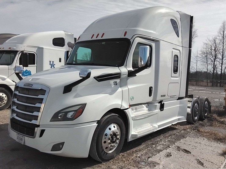 2019-freightliner-cascadia-126-image-5