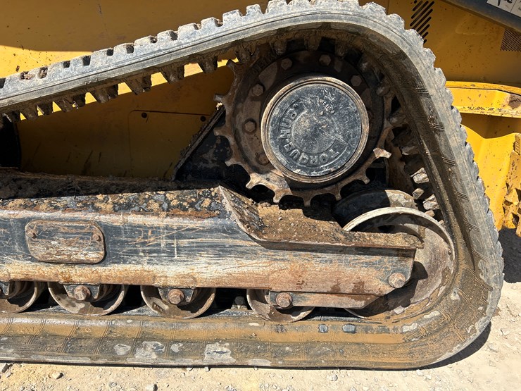 2015-deere-333e-image-47