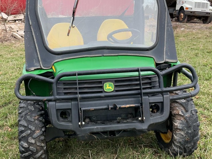 john-deere-gator-image-11