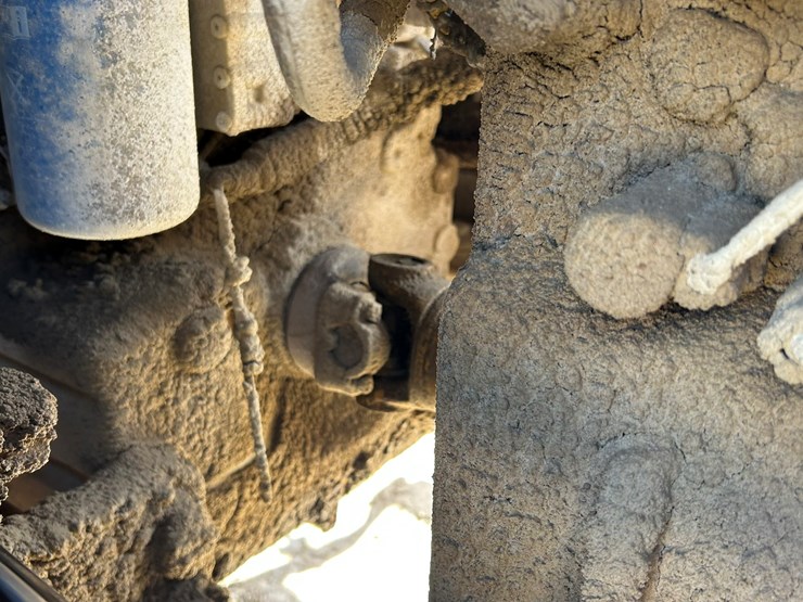 2010-deere-544k-image-27