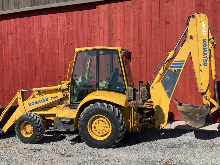 #360-•-2000-komatsu-4x4-utility-backhoe-image-3