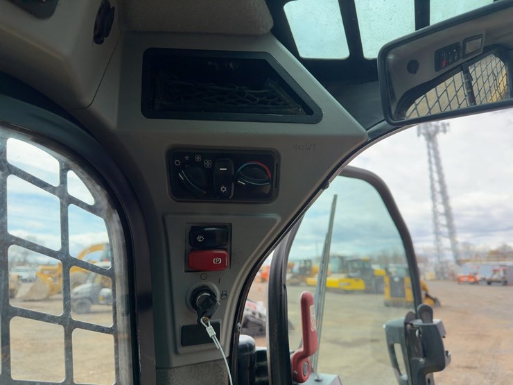 2021-caterpillar-289d3-image-25