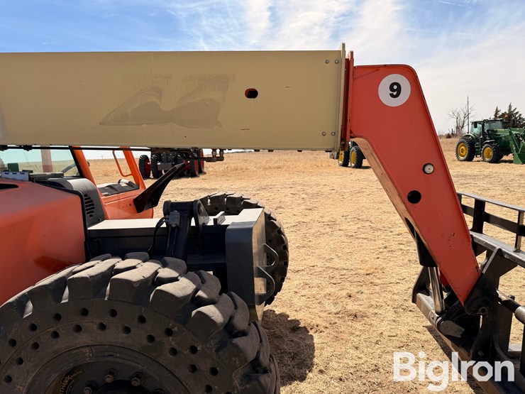 2012-jlg-g9-43a-image-19