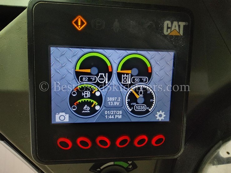 2020-caterpillar-299d3-image-37