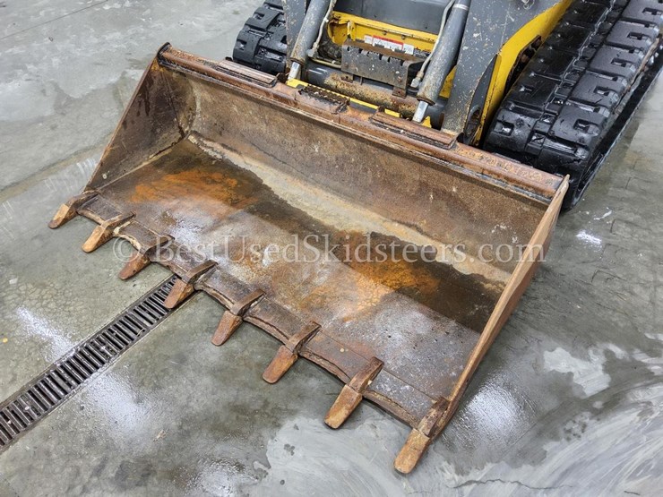 2018-deere-323e-image-9