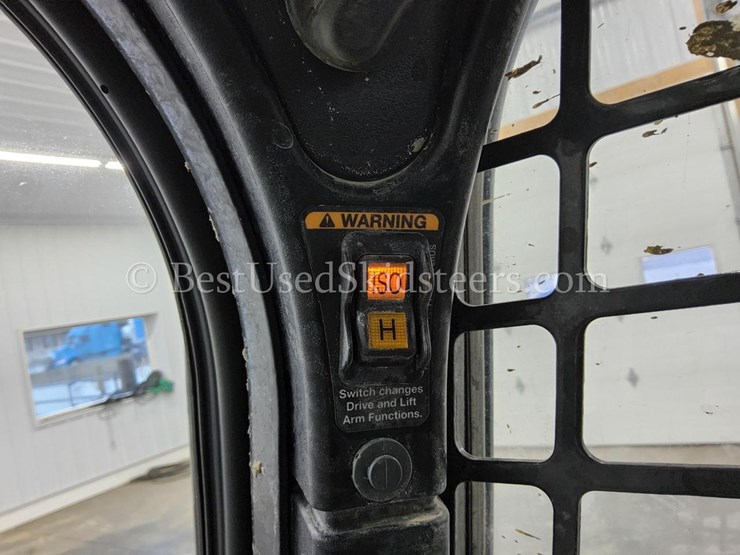 2023-bobcat-t770-image-21